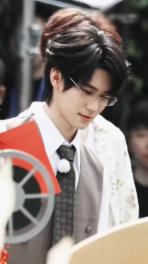 温润如玉贵公子 张真源