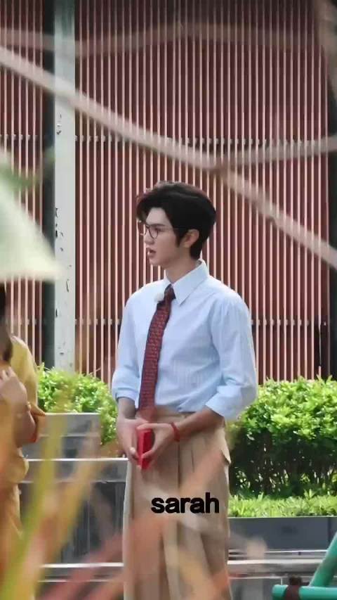 陈哲远民国造型腿长吸睛，奔跑吧路透笑到失控