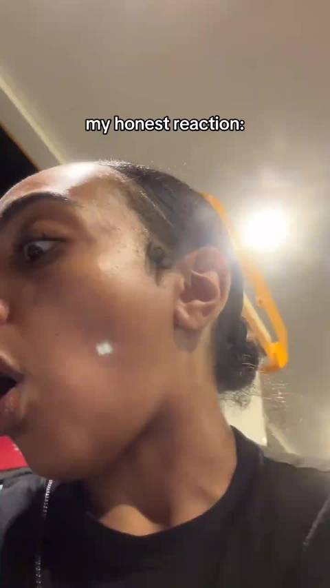 这个美国人给汽车加完油后破口大骂：现在TM的疯了吗？