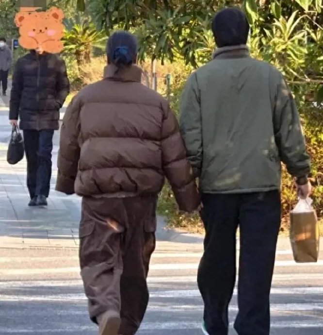 朱丹一家在杭州的日常生活状态是什么样的？