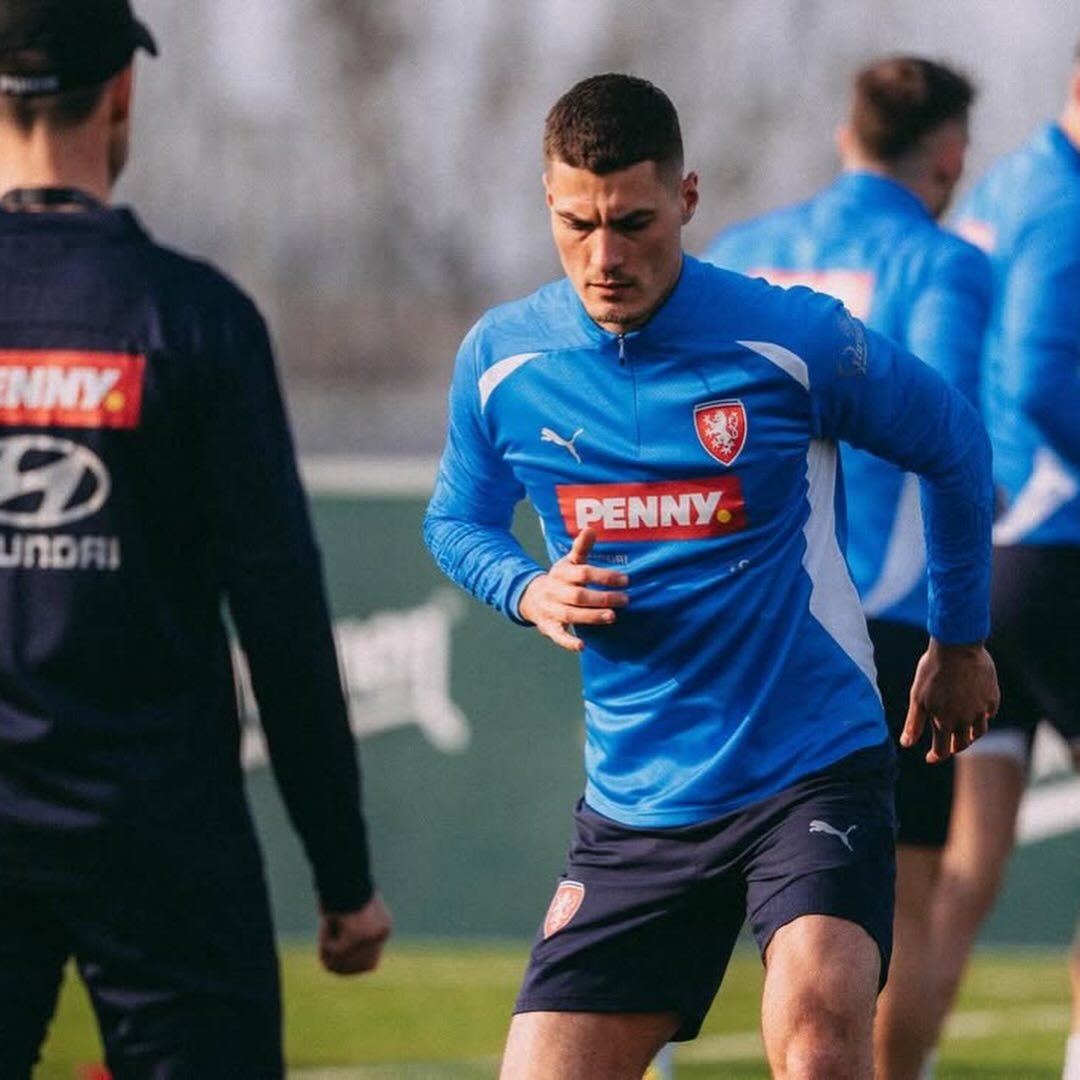 勒沃库森祝福球员国际比赛日健康归来