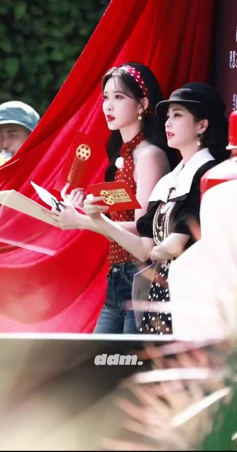 孟子义跑男路透曝光，复古港风造型惊艳