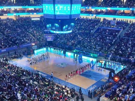 北京首钢主场1.6万观众助威，易建联率辽篮迎战