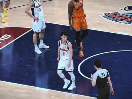 徐杰率上海主场胜广东，沪粤对决精彩升级