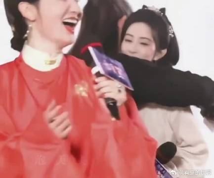 小林在孟姐面前就是会害羞啊