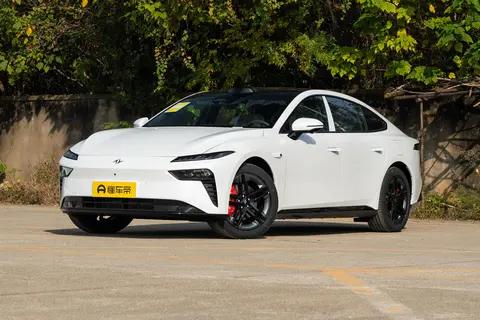 东风奕派eπ007+解析：15万级全能轿跑，化解年轻人购车焦虑