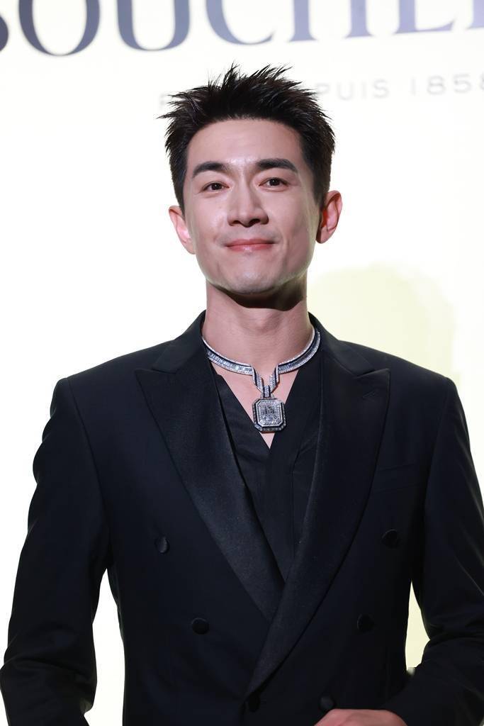 众星亮相宝诗龙上海展览开幕活动