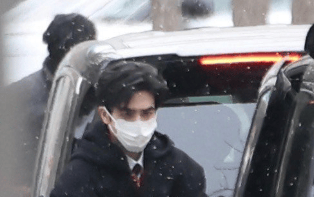 宋威龙春晚带妆联排！