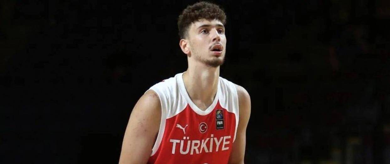 申京为什么下滑这么严重，这是一位朋友今天又问我的问题，表现不佳背后藏着球队和个人多重难题