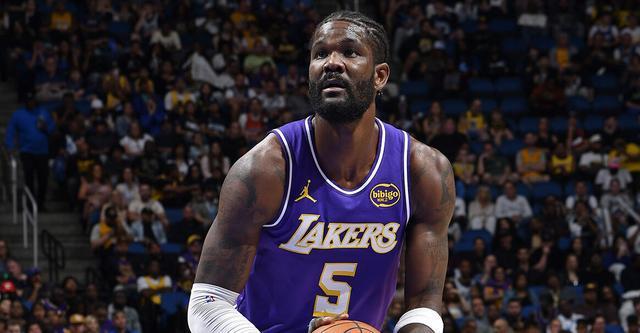 队记：今日湖人客战步行者 艾顿因背部酸痛缺阵