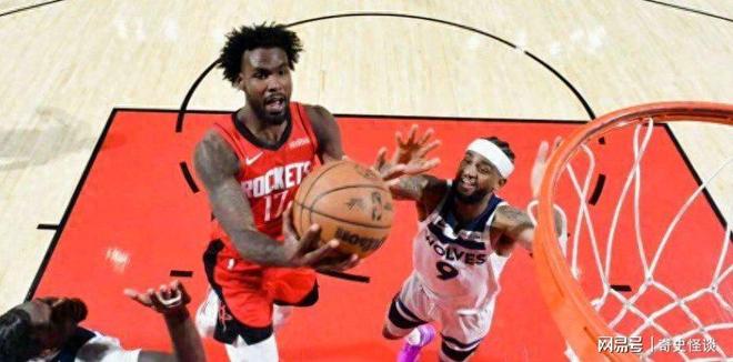 火箭加时遭逆转，批评2人，杜兰特罚球背锅，申京空砍30分