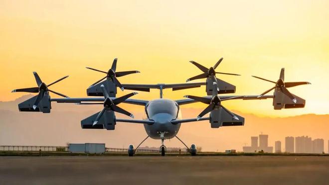 飞行汽车很火，低空经济很热，但第一桶金不在天上