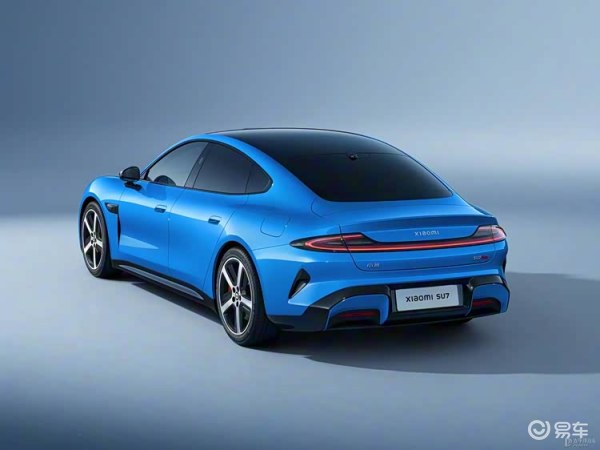 运动轿车新王之争!小米SU7对比尚界Z7到底谁更强?