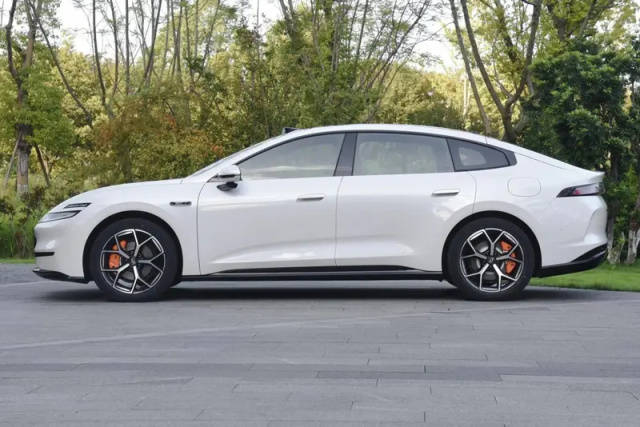 前后排座椅加热通风按摩,长安启源A06舒适平权_汽车