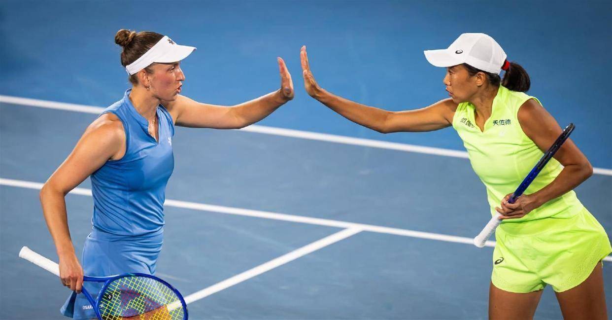 WTA最新战报：2-0，2-1，迈阿密四强出炉，萨巴伦卡再战莱巴金娜，中国金花救4赛点