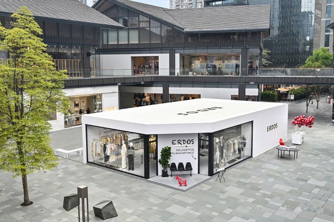 ERDOS成都远洋太古里限时展启幕  男装代言人马龙惊喜亮相