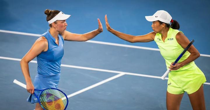 张帅/梅尔滕斯晋级迈阿密网球赛女双四强