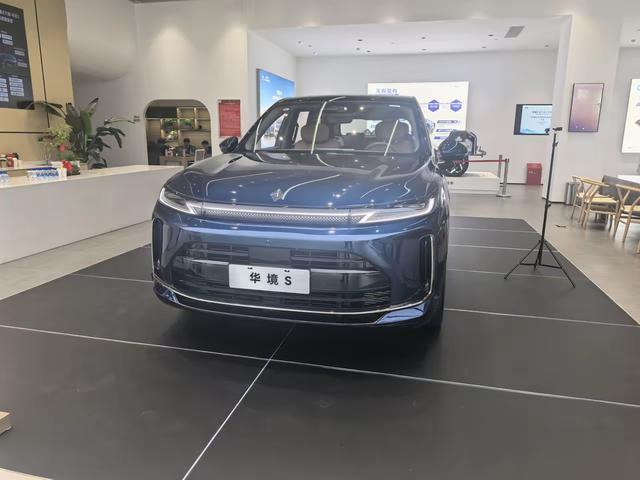 实车亮相!五菱华境S更多信息曝光:六座布局+华为智能,值得等吗