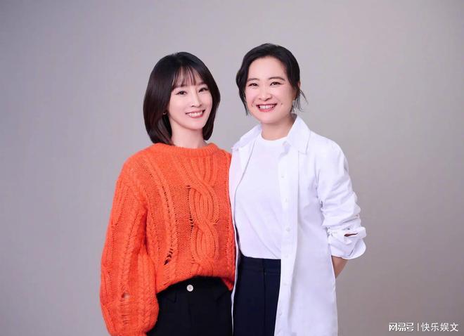 吴京妻子谢楠晒与贾玲合影!两人同框似姐妹,颜值喜人气质很般配