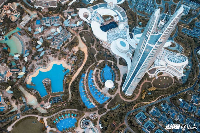 华晨宇拿下三块地，顶流想盖主题乐园