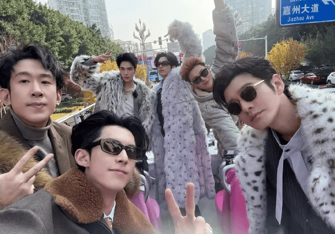 黄晓明参加搜狐新闻马拉松状态好推荐王鹤棣刘耀文参加