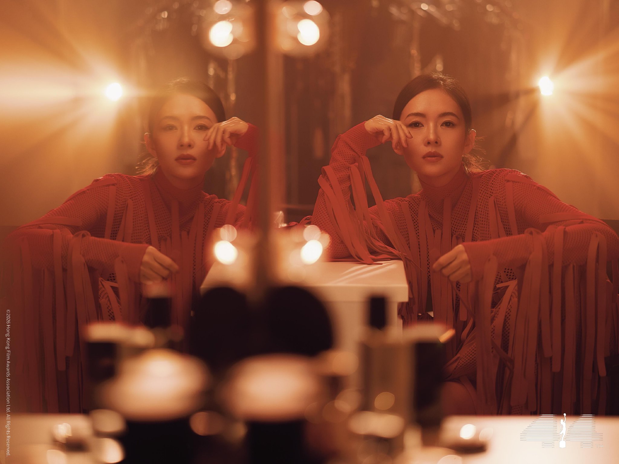 香港金像奖公布最佳男女主角候选人特刊造型：章子怡红衣冲奖，梁家辉白西装俏皮亮相