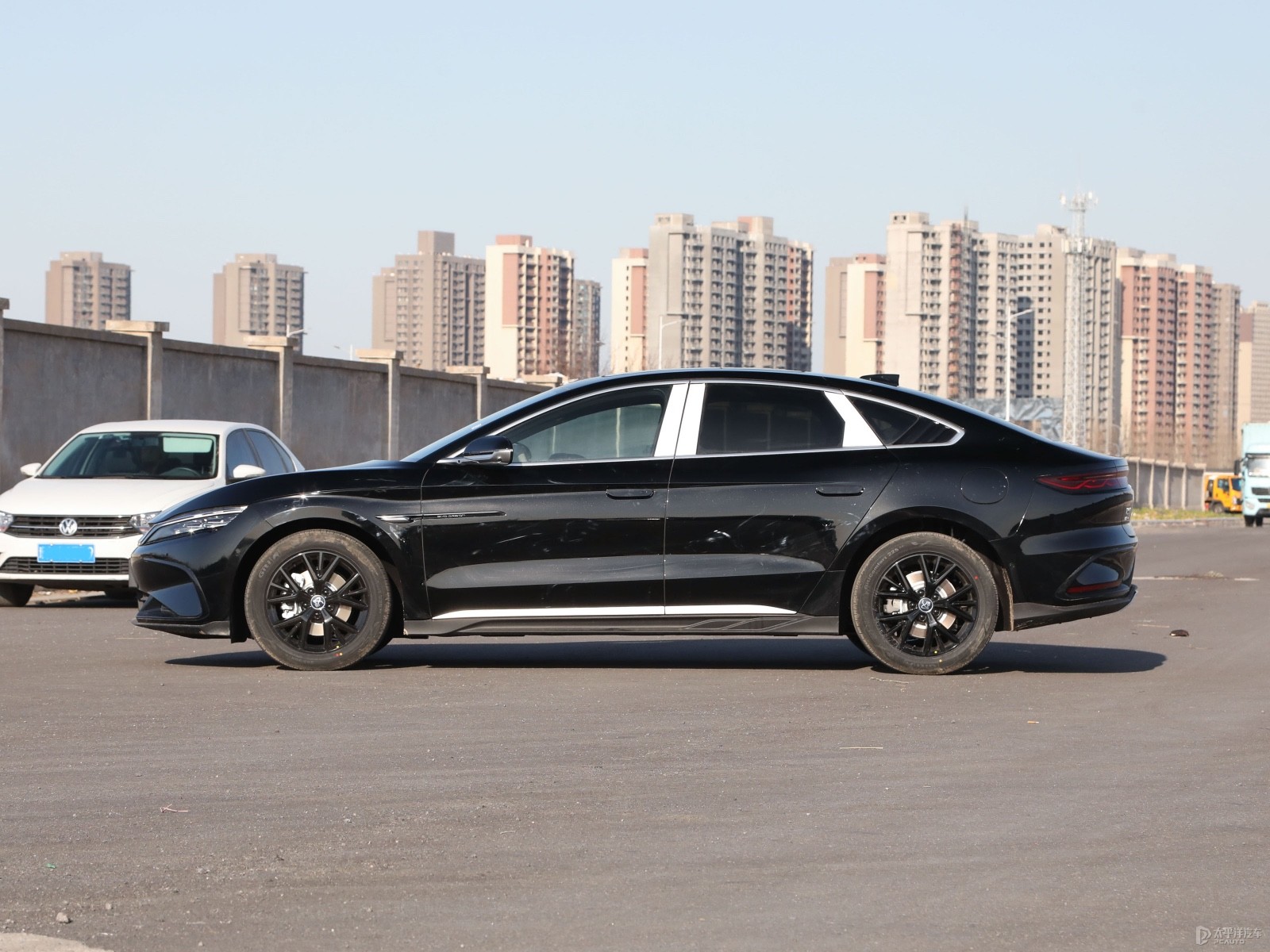 比亚迪汉电池免费换条件,车主必看攻略