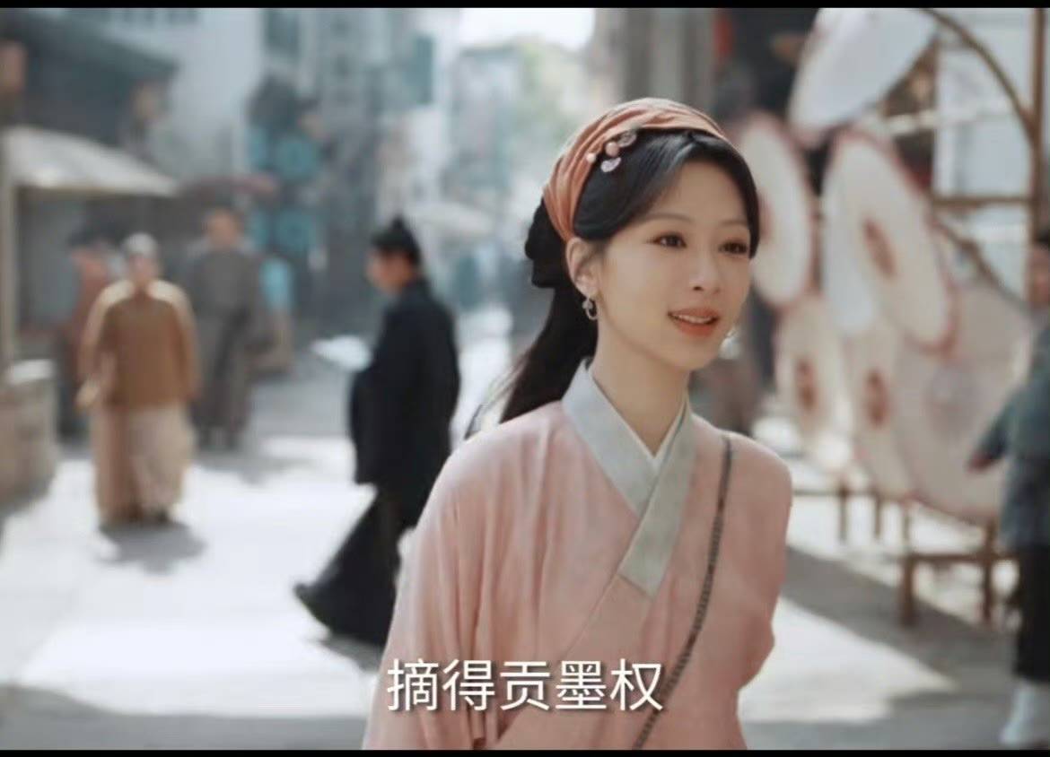 杨紫新剧人设太顶了，三部剧解锁三重硬核人设，网友：这转型比开盲盒还惊喜