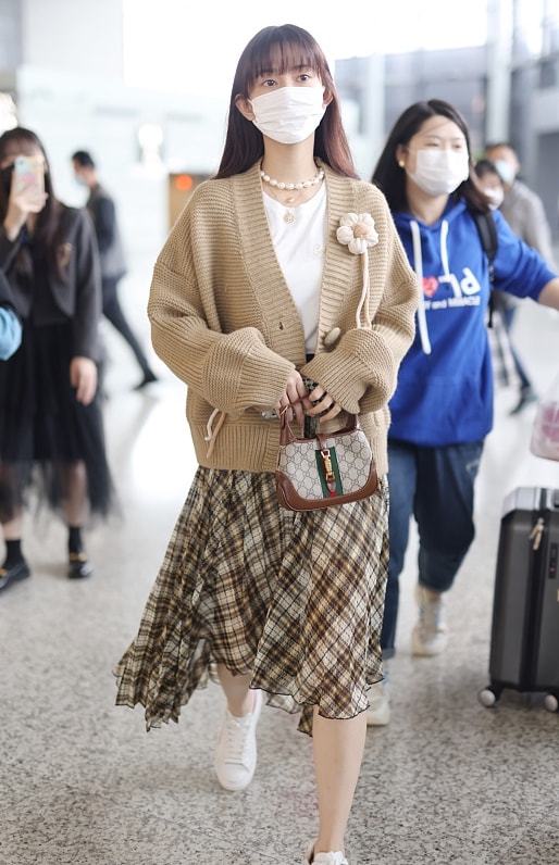 孟子义私服满满复古风 少女感十足