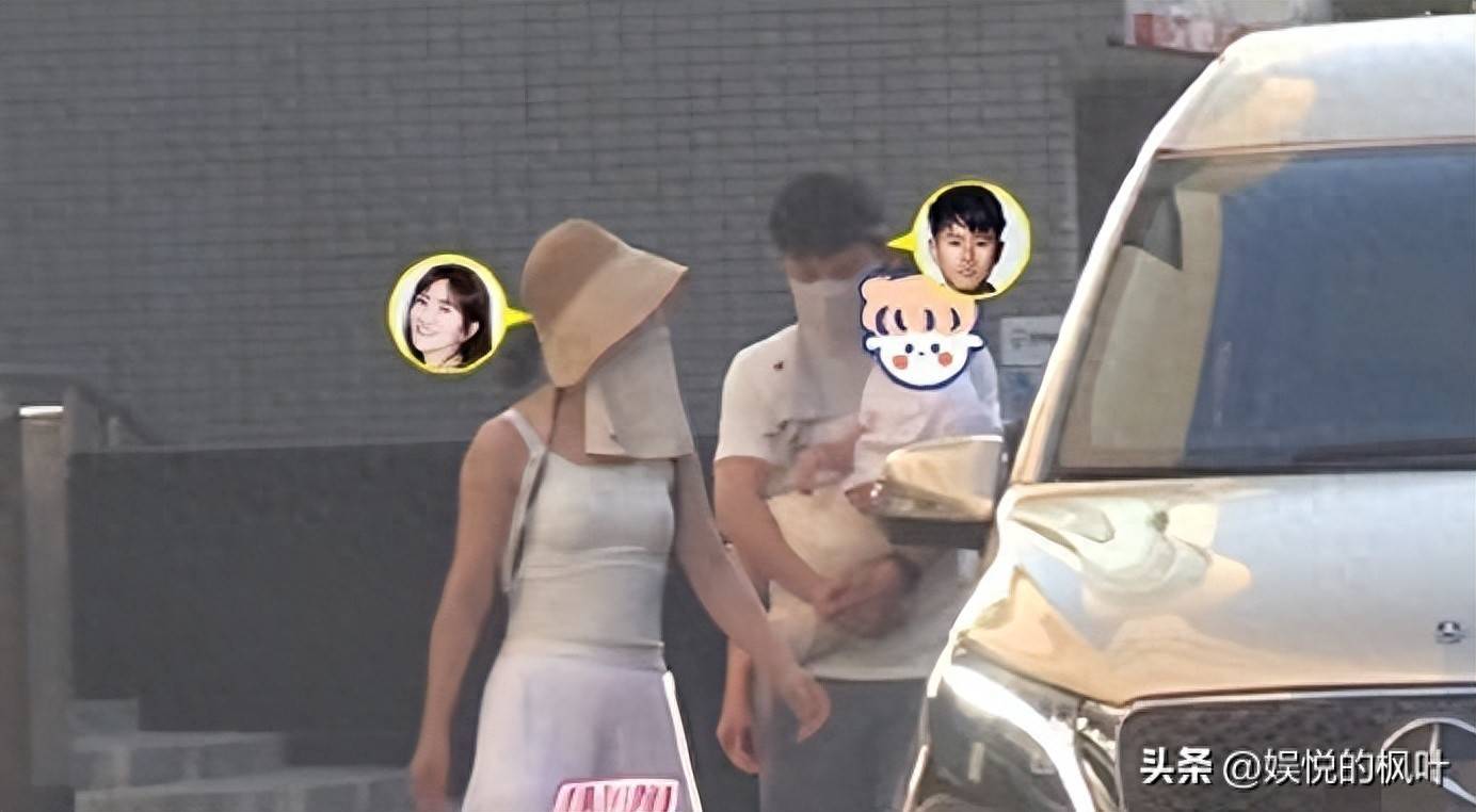 谢娜一家5口外出同框,张杰抱着小咘芽,跳跳和俏俏长高了好多