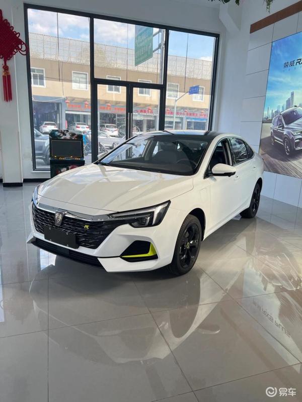 全新荣威i6靠三大之最杀回赛道？实测空间油耗智能真能KO帝豪、逸动？