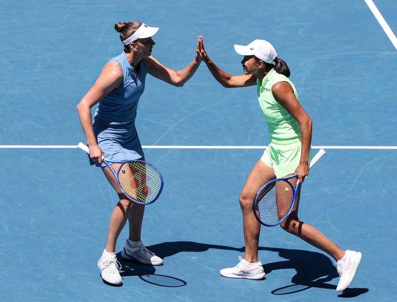 决胜盘抢十连救四个赛点！张帅组合晋级迈阿密站女双四强