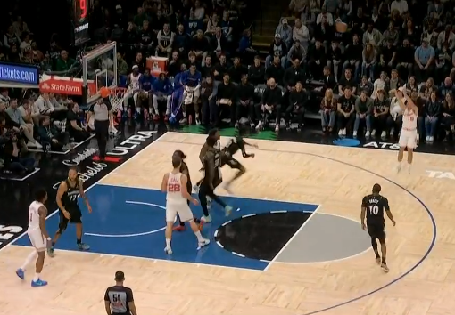 谢泼德大空位打分依然不中，目前三分8中1得到7分