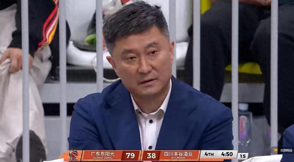 杜锋发布会发飙，反怼记者！球迷为陈家政担心：你可以离开球队了