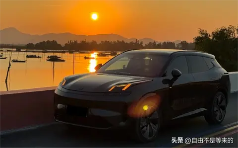 买插混只看油耗?领克08实测:“隐藏细节”比续航更影响日常使用