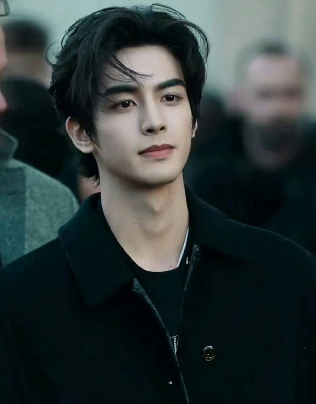 宋威龙回应“木头帅哥”标签:安静是保护色,阳光才是本色