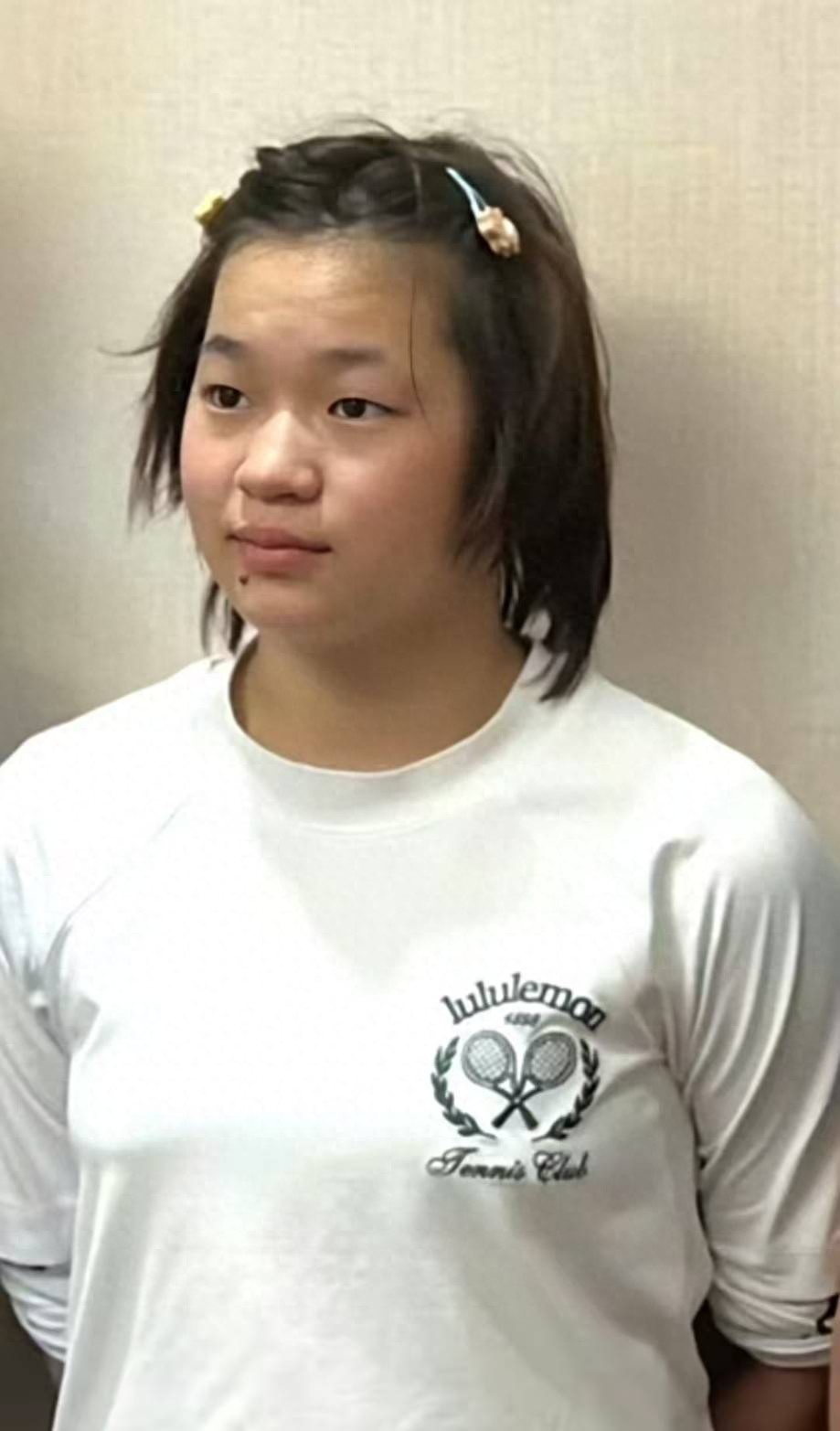 全红婵没睡醒被迫营业,被张家齐喊“宝宝”,眼神放空魂不守舍