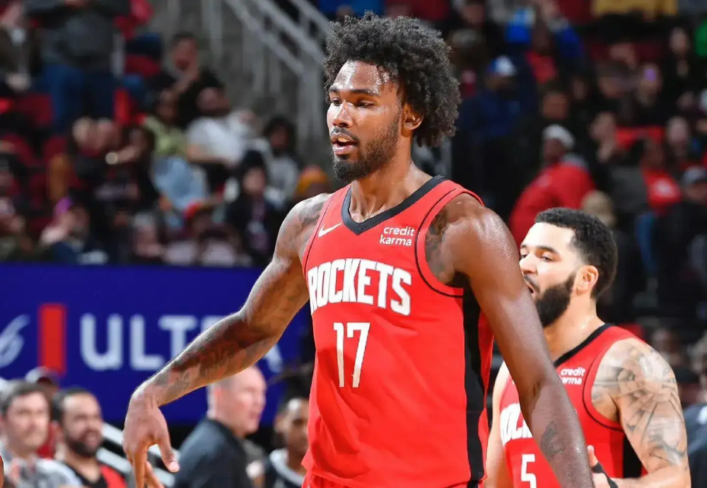 火箭队该考虑交易伊森了，三月份状态全无，空位三分仅6.3%命中率