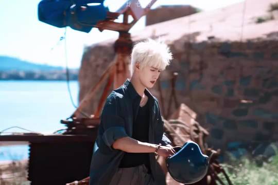 关晓彤李昀锐新剧《耀眼》演绎痞帅少年与傲娇大小姐