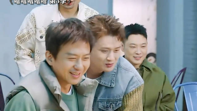 其他人不语，只是一味的看着超哥！