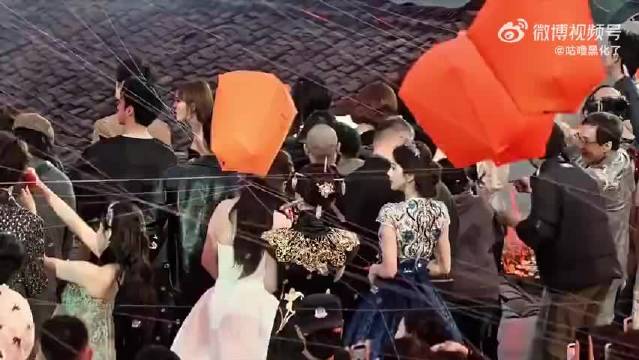 虞书欣祝绪丹同台无互动引猜测