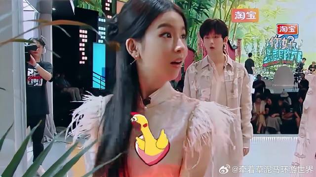 《莲花楼》到访好六街，妹妹抓娃娃超强的，一抓就中