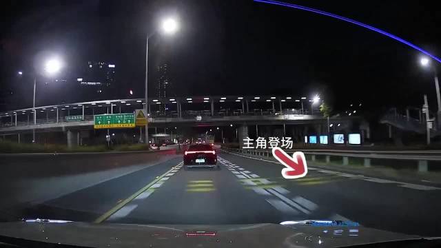 极氪vs小米，狭路相逢，互不相让，视频车也是一点不省油