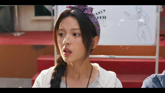 我记得超越是不是演过新版的喜剧之王 她还是星爷的迷妹，那会估计的开心鼠