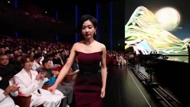万茜亮相阅文ip盛典