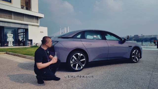 2026款小鹏M03罗兰紫车漆流光溢彩，运动包围新轮毂颜值吸睛