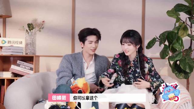 张凌赫20天涨粉536.7万，与田曦薇互动引热议