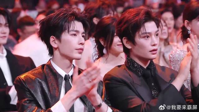 以为王安宇长相就够帅，下秒张凌赫一出镜，真是不给其他人活路！