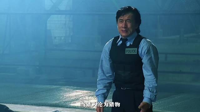 深度解析《新警察故事》：大哥被逼下跪磕头，这港片太生猛了！