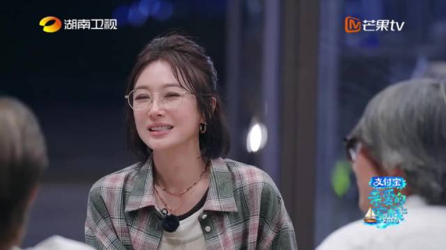 长大以后才懂，父亲的高大是童年的滤镜，如今的瘦小，是岁月留下的痕迹